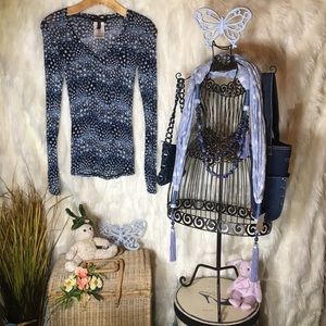 BCBG L/S Blue Polka dot Top Sz XS